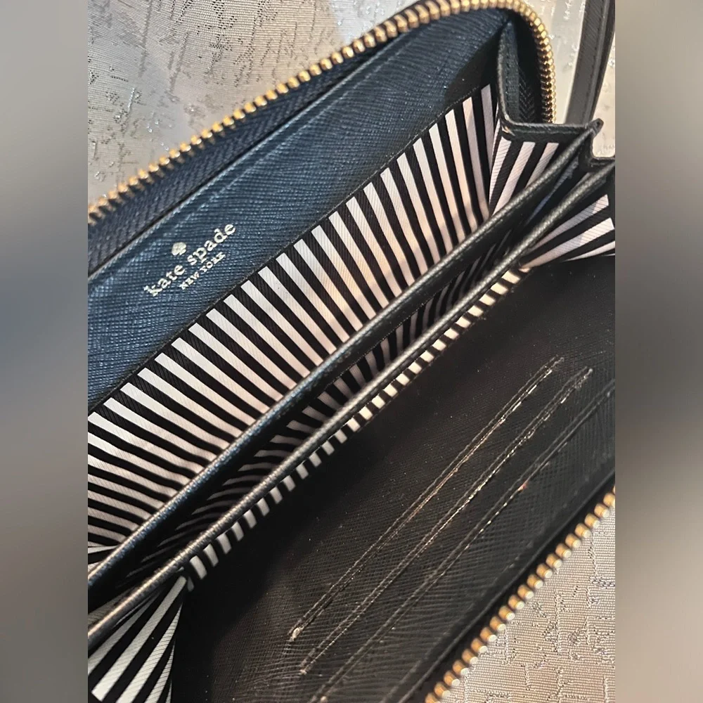 Kate Spade New York Large Continental Saffiano Leather Zip-Around Wallet /Wristl
